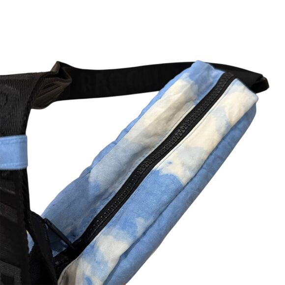 BAGGU Camera Crossbody Bag in Clouds - Picture 3 of 4